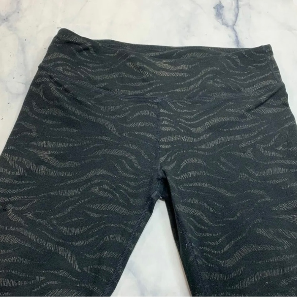 Fun and comfortable Fabletics Mid Rise Printed - Picture 2 of 6